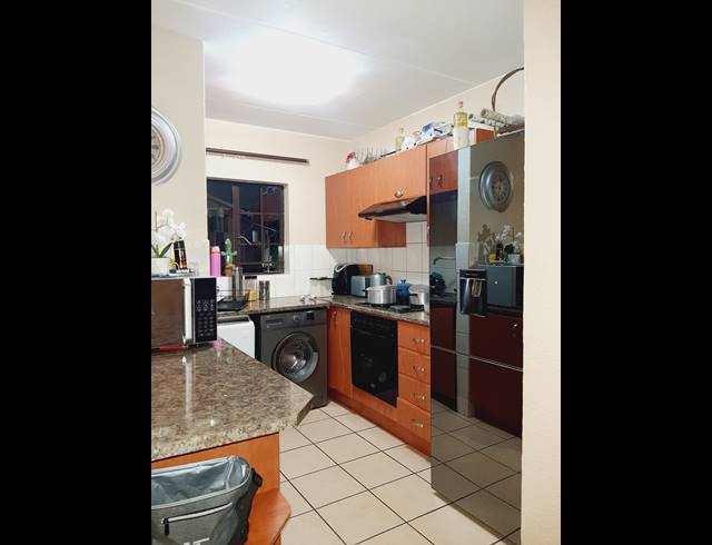 2 BEDROOM APARTMENT RENTED IN HALFWAY GARDENS